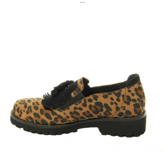 VANELI Zoelie Leopard Tasseled Loafers
Size 6.5 - Picture 2 of 16